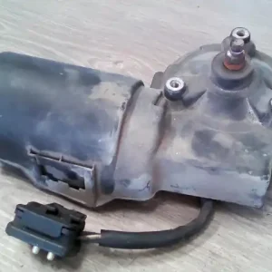 MERCEDES 124 Ablaktörlő motor első bontott alkatrész Olcsó