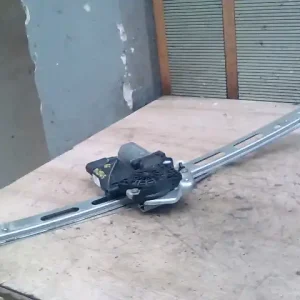 MERCEDES A W168 1997.10.01-2001.04.30 Bal első ablakemelő szerkezet elektromos bontott alkatrész Árengedmény