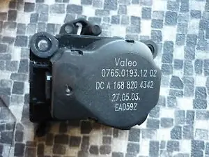 Végkiárusítás MERCEDES A W168 2001.05.01-2004.08.31 Fűtésszabályzó zsalu állító motor bontott alkatrész