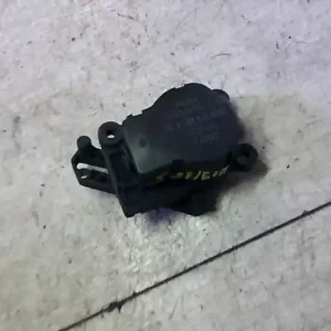 Népszerű MERCEDES A W168 2001.05.01-2004.08.31 Fűtésszabályzó zsalu állító motor bontott alkatrész