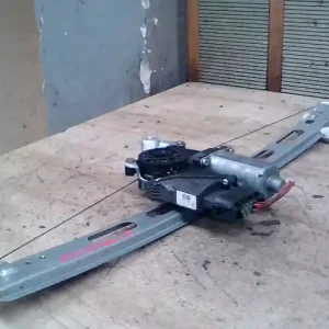 Vedd meg online MERCEDES A W168 2001.05.01-2004.08.31 Jobb első ablakemelő szerkezet elektromos bontott alkatrész