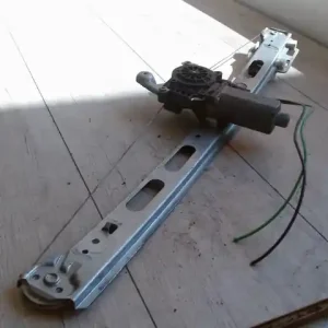 MERCEDES A160 Bal első ablakemelő szerkezet elektromos 5 ajtós bontott alkatrész Népszerű