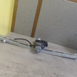 MERCEDES A160 Bal első ablakemelő szerkezet elektromos bontott alkatrész Bestseller