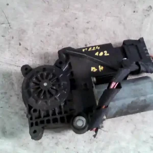 Nézd meg most MERCEDES A170 Bal hátsó ablakemelő motor bontott alkatrész