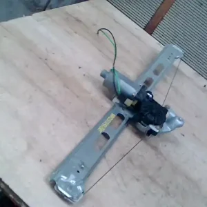 Szezonális akció MERCEDES A140 Bal első ablakemelő szerkezet elektromos 5 ajtós bontott alkatrész