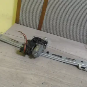 Bestseller MERCEDES A160 Jobb első ablakemelő szerkezet elektromos bontott alkatrész