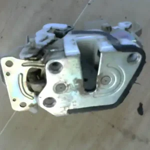 Népszerű MITSUBISHI L200 01-07 Jobb tolóajtó zárszerkezet bontott alkatrész