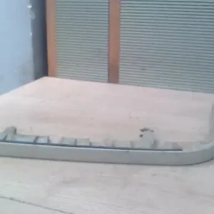 Biztonságos fizetés MITSUBISHI L300 Bal fényszóró alatti bajusz díszléc bontott alkatrész