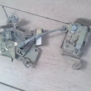 Outlet MITSUBISHI L300 Jobb tolóajtó zárszerkezet első bontott alkatrész