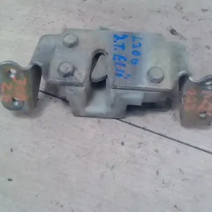 MITSUBISHI L300 Jobb tolóajtó zárszerkezet első bontott alkatrész Szezonális akció