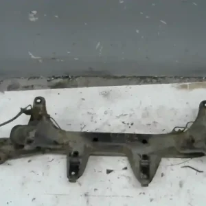 Ne maradj le MITSUBISHI L300 88-95 Első bölcső futóműtartó segédkeret bontott alkatrész