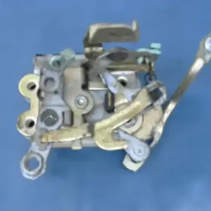 Outlet MITSUBISHI L300 88-95 Bal első ajtó zárszerkezet mechanikus bontott alkatrész