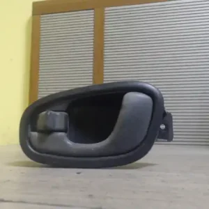 Akció MITSUBISHI L400 Bal első belső kilincs bontott alkatrész