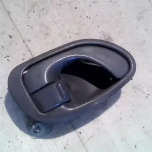 Azonnali szállítás MITSUBISHI L400 Jobb első belső kilincs bontott alkatrész