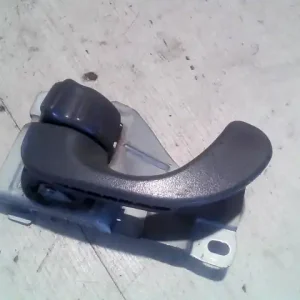 Olcsóbb MITSUBISHI L400 Jobb hátsó belső kilincs bontott alkatrész