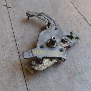 MITSUBISHI L400 Jobb tolóajtó zárszerkezet bontott alkatrész Azonnal elérhető