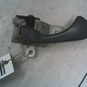 MITSUBISHI LANCER 91-96 Bal első belső kilincs bontott alkatrész Olcsó