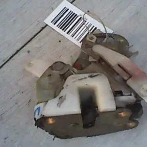 MITSUBISHI LANCER 91-96 Bal hátsó ajtó zárszerkezet mechanikus bontott alkatrész Akció