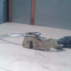 MITSUBISHI LANCER 91-96 Jobb első ajtó zárszerkezet központizáras 4 ajtós bontott alkatrész Exkluzív ajánlat