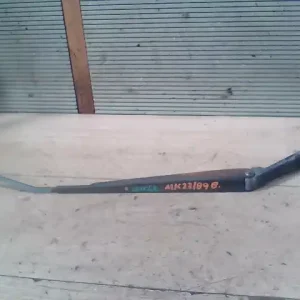 Kedvezményes ár MITSUBISHI LANCER 96-98 Ablaktörlő kar bal első bontott alkatrész