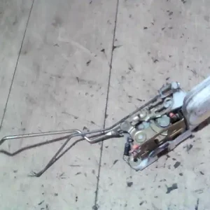 Biztonságos fizetés MITSUBISHI LANCER 96-98 Bal első ajtó zárszerkezet központi záras bontott alkatrész