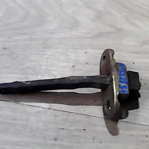 Ajánlat MITSUBISHI LANCER 96-98 Bal hátsó ajtóhatároló bontott alkatrész