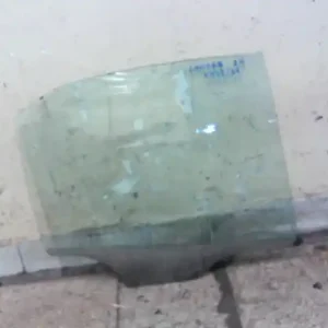 MITSUBISHI LANCER 96-98 Jobb hátsó ajtóüveg fehér bontott alkatrész Utolsó esély