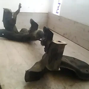 Újdonság MITSUBISHI LANCER 96-98 Első bölcső futóműtartó segédkeret 1.3i bontott alkatrész