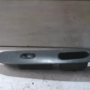 Korlátozott ajánlat MITSUBISHI LANCER 96-98 Jobb első ablakemelő kapcsoló bontott alkatrész