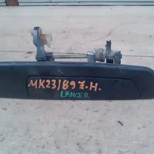 Azonnal elérhető MITSUBISHI LANCER 96-98 Jobb hátsó külső kilincs 4 ajtós bontott alkatrész