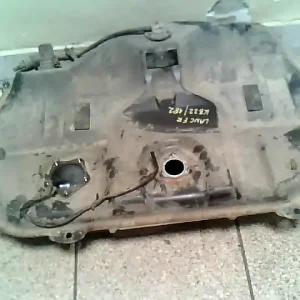 Vásárlói kedvenc MITSUBISHI LANCER 96-98 üzemanyagtank 1.3 i, 12v bontott alkatrész