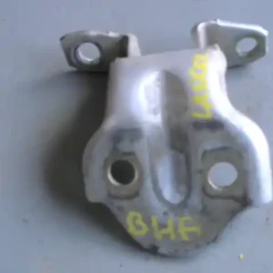 Ne maradj le MITSUBISHI LANCER 98-01 Bal hátsó alsó ajtózsanér bontott alkatrész