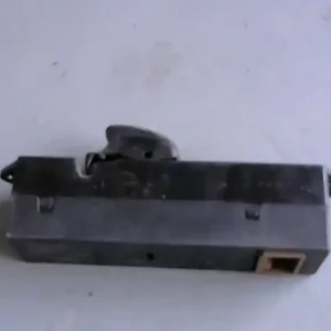 Vedd meg most MITSUBISHI LANCER 98-01 Jobb hátsó ablakemelő kapcsoló bontott alkatrész