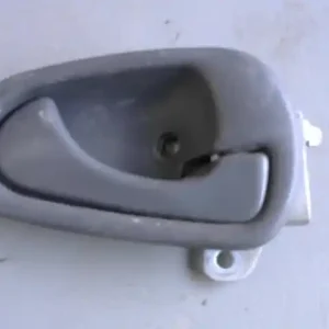 Korlátozott ajánlat MITSUBISHI LANCER 98-01 Jobb hátsó belső kilincs bontott alkatrész