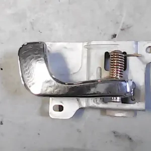 MITSUBISHI PAJERO 91-97 Jobb hátsó belső kilincs bontott alkatrész Legjobb ár