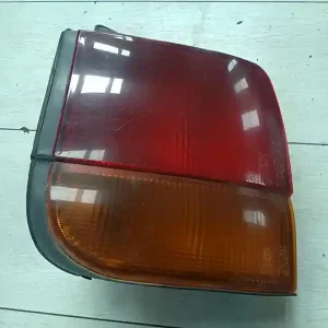 MITSUBISHI SPACE RUNNER Bal hátsó lámpa bontott alkatrész Korlátozott ajánlat