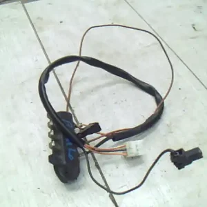 Utolsó esély MITSUBISHI SPACE RUNNER Csomagtér ajtókapcsolóbontott alkatrész