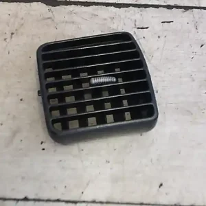 Prémium MITSUBISHI SPACE STAR Szellőző bal bontott alkatrész