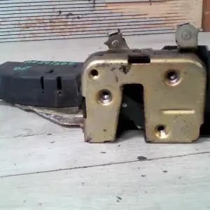 Gyors szállítás MITSUBISHI Space Star 2000.09.01-2004.12.03 Bal első ajtó zárszerkezet központi záras bontott alkatrész