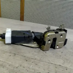 Újdonság MITSUBISHI Space Star 2000.09.01-2004.12.03 Bal első ajtó zárszerkezet központi záras bontott alkatrész