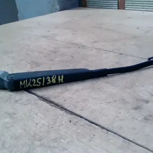 MITSUBISHI Space Star 2000.09.01-2004.12.03 Ablaktörlő kar hátsó 5 ajtós bontott alkatrész Csak ma