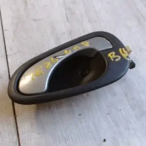 Expressz kézbesítés MITSUBISHI Space Star 2000.09.01-2004.12.03 Bal hátsó belső kilincs bontott alkatrész