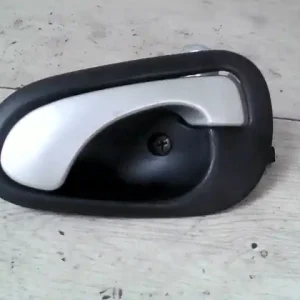 MITSUBISHI Space Star 2000.09.01-2004.12.03 Bal első belső kilincs bontott alkatrész Outlet