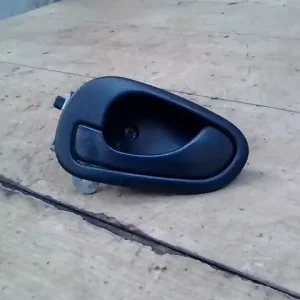 Ingyenes szállítás MITSUBISHI Space Star 2000.09.01-2004.12.03 Bal első belső kilincs 5 ajtós bontott alkatrész