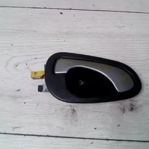 Korlátozott ajánlat MITSUBISHI Space Star 2000.09.01-2004.12.03 Jobb első belső kilincs bontott alkatrész