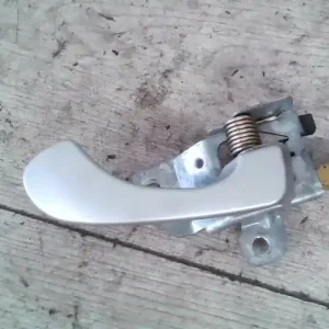 Vedd meg most MITSUBISHI Space Star 2000.09.01-2004.12.03 Jobb első belső kilincs bontott alkatrész