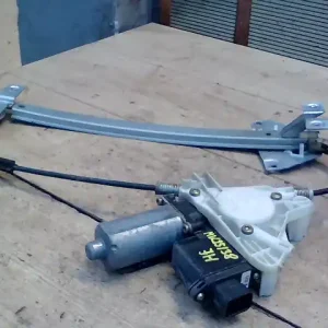 Azonnal elérhető MITSUBISHI Space Star 2000.09.01-2004.12.03 Jobb hátsó ablakemelő szerkezet elektromos 5 ajtós bontott alkatrész