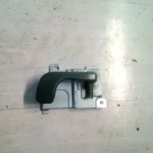 MITSUBISHI SPACE WAGON Bal hátsó belső kilincs 5 ajtós bontott alkatrész Outlet