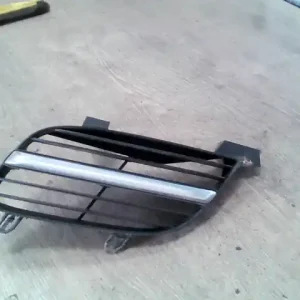 Bestseller NISSAN ALMERA 00-03 Első ködlámpa keret bal rács sedan , bontott alkatrész