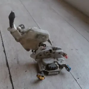 Kedvezmény NISSAN ALMERA 03- Bal első ajtó zárszerkezet központi záras 4 ajtós bontott alkatrész